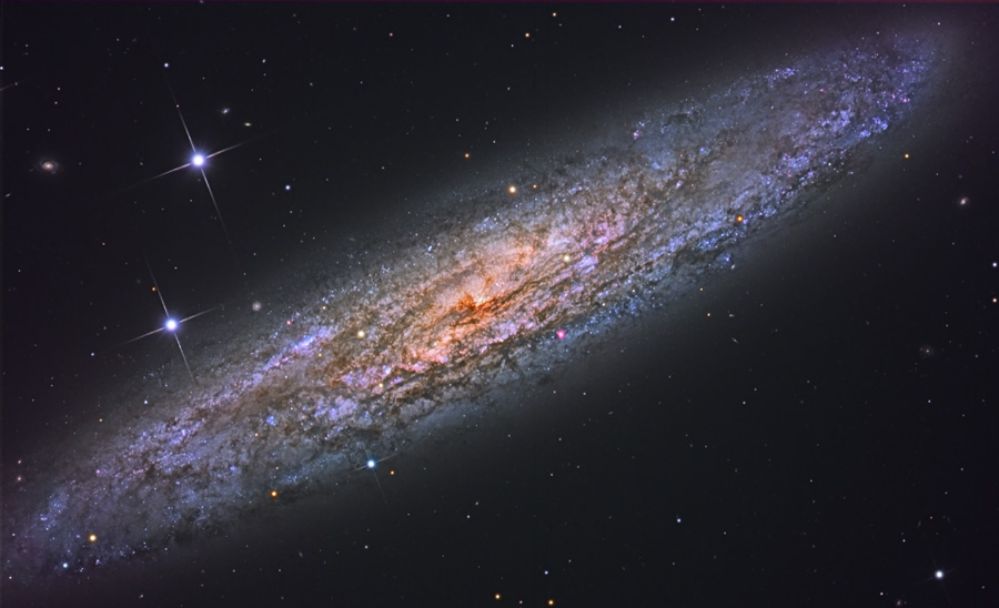 NGC253<br/><a href='https://apod.nasa.gov/apod/ap091121.html'>(C)Star Shadows Remote Observatory and PROMPT/CTIO<br/>(Steve Mazlin, Jack Harvey,<br/>Rick Gilbert, and Daniel Verschatse)</a>